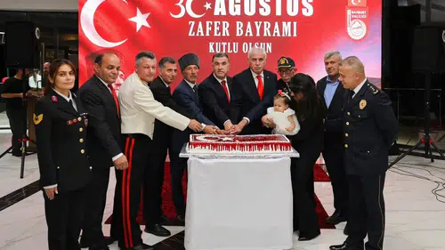 Bayburt'ta 30 Ağustos coşkusu: Bamsı Beyrek'te anlamlı buluşma