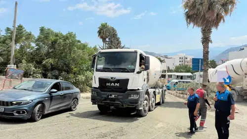 Samandağ’da yola beton döken sürücüye dev ceza