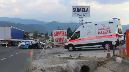 Kastamonu yolunda feci kaza Aynı aileden iki kişi hayatını kaybetti