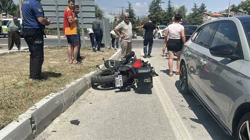 Burdur’da kavşak kazası Motosikletli ağır yaralandı