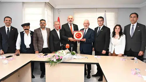 Isparta Belediye Başkanı Başdeğirmen Yılın En Başarılı İsmi Seçildi