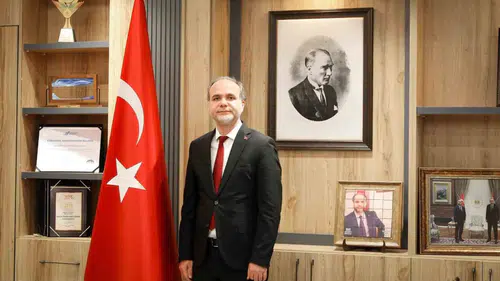 Rektör Uslu'dan 30 Ağustos mesajı: Ecdadın emaneti en büyük sorumluluğumuz