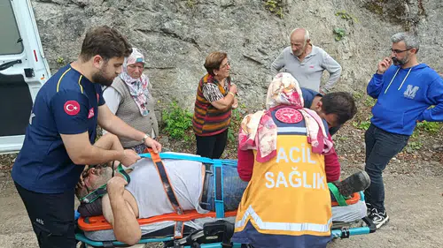 Artvin’in sarp yamaçlarında mahsur kalan iki kişi kurtarıldı