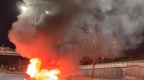 Eskişehir yolunda otomobil alev topuna döndü