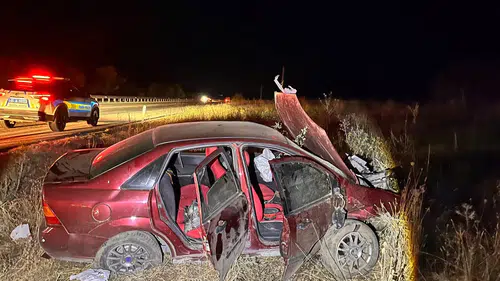 Manisa Kula yolunda gece yarısı kaza 3 kişi yaralı