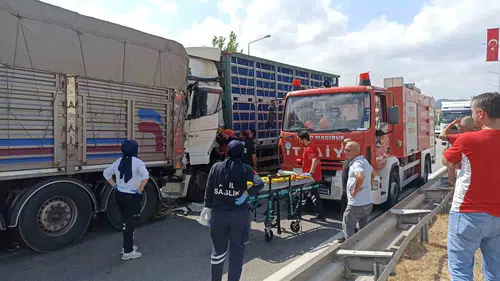 Samsun Havza'da tır kazası trafiği kilitledi
