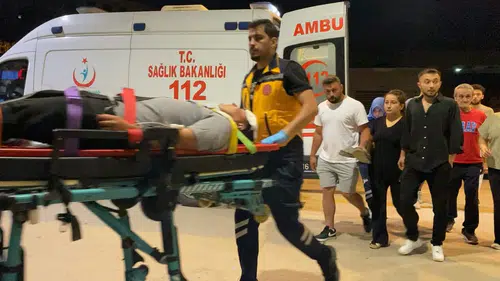 Gece yarısı husumet kavgası kanlı bitti Tüfekle ateş açtı, 2 yaralı