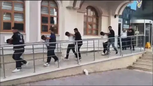 Konya’da 1 milyon liralık vurgun yapan maskeli çete yakalandı