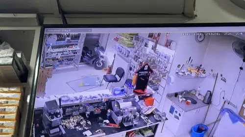 Eskişehir’de trafik kazası sonrası esnaf dükkanında bıçaklı kavga çıktı
