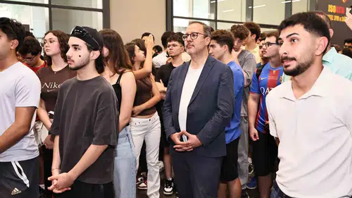 İzmirli YKS şampiyonları Mehmet Kasapoğlu ile bir araya geldi