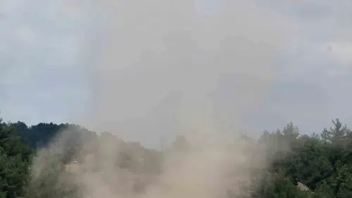 Muğla Menteşe'de ilginç hava olayı tozları havaya kaldırdı