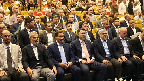 Umut dolu gün: Anahtarlar teslim edildi, şehir küllerinden doğuyor