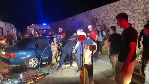 İznik yolunda feci kaza Anne ve çocuğu hayatını kaybetti