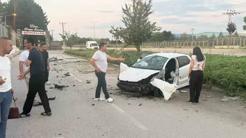 Çubuk yolunda direksiyon hakimiyeti kaybedilen araç takla attı