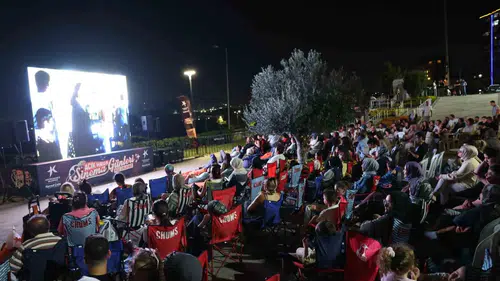 Küçükçekmece'de Yeşilçam nostaljisi açık havaya taşındı