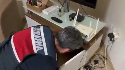 Vize randevularını kilitleyen şebekeye büyük operasyon