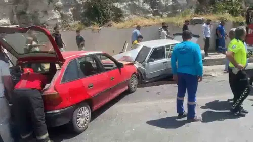 Birecik Tüneli çıkışında kaza 3 kişi hastaneye kaldırıldı