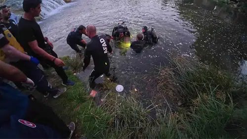 Van'da piknik faciası Ailesini kurtaran baba akıntıya yenik düştü