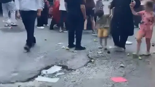 Beyoğlu pazarında meyve seçme kavgası Esnaf tutuklandı