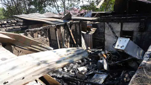 Kastamonu'da bir köy evi yangında tamamen kül oldu