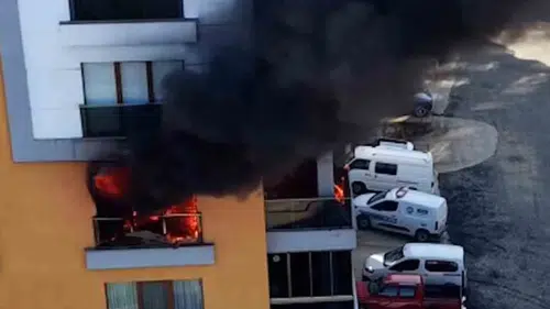 Ardeşen'de apartman dairesini küle çeviren yangın korkuttu
