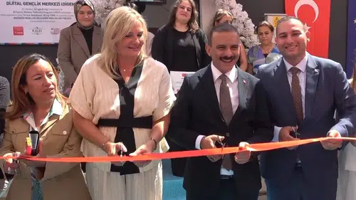 Kilisli gençler için teknoloji merkezi kapılarını açtı