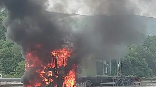 Bolu geçişinde seyir halindeki TIR küle döndü