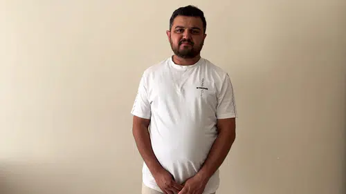 Üsküp sokaklarında yankılanan Sivas türküsü herkesi durdurdu
