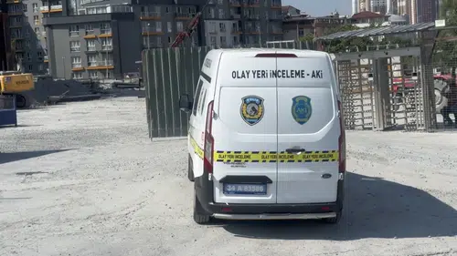 Esenyurt’ta inşaat faciası Bir işçi yüksekten düşerek ağır yaralandı