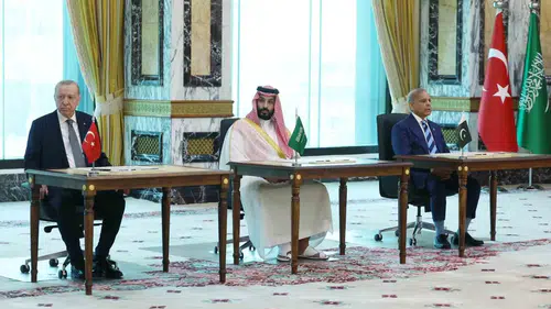Türkiye Suudi Arabistan ve Pakistan arasında savunma hattı kuruluyor