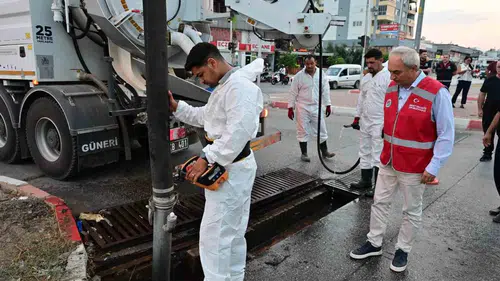Kepez'de kış mesaisi: Sel baskınlarına karşı dev temizlik operasyonu