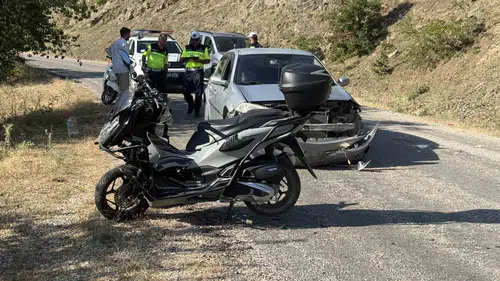 Alçılı koluyla direksiyona geçen sürücü kazaya davetiye çıkardı