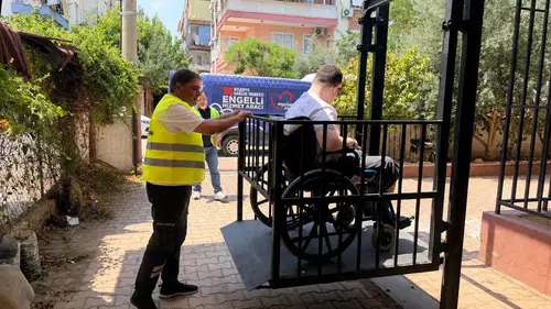 Kepez’de engelli vatandaşların sağlık yolculuğuna özel destek