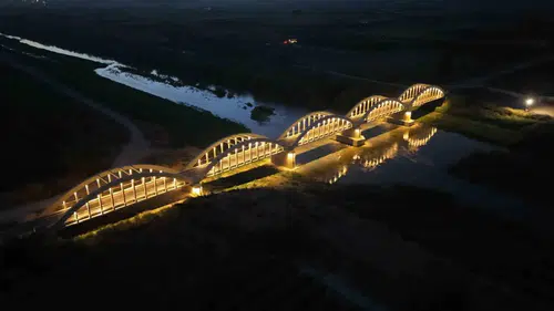 Menemen’in 90 yıllık simgesi Gediz Köprüsü yeniden araç trafiğine açıldı