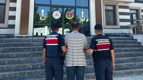 Nizip yolunda jandarma 17 yıllık firariyi yakaladı