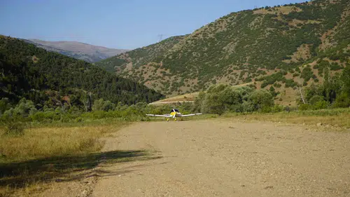 Gümüşhaneli pilot köyüne uçakla indi ve yeni bir pist kazandırdı