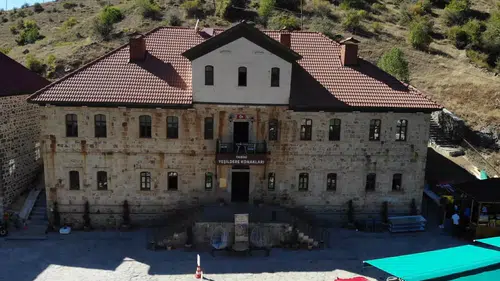 Gümüşhane’nin asırlık lezzet sırrı: Kuşburnu çorbası yeniden sofraların baş tacı oldu