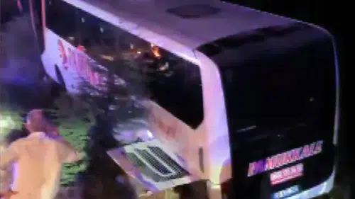 Kırkağaç yolunda korkutan kaza: Yolcu otobüsü kontrolden çıktı