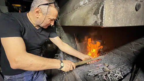 Bartın'ın yankısı sönen sokağında tek başına direniyor: 100 yıllık mirasın son temsilcisi