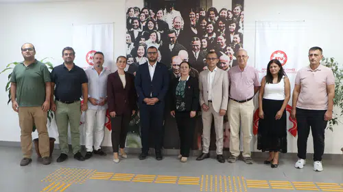 Adana'da Umut Veren Girişim: Maskenizi Takın, Kimliğinizi Gizleyin ve Hayatınızı Geri Kazanın
