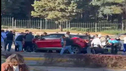Eskişehir'de motosiklet kazası: Yola savrulan sürücü otomobilin altında kaldı