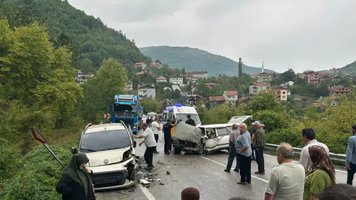 Kastamonu yolunda korkunç sabah: Bebek dahil yedi kişi hastanelik oldu