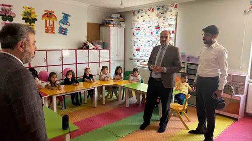 Van'da Minik Yüreklerin Kur'an Heyecanı: Yeni Dönem Dualarla Başladı