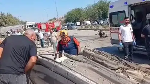 Elazığ yolunda dehşet anları: İkiye bölünen araçtan acı haber geldi