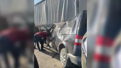 Suruç yolunda acı bilanço: Minibüs TIR'a çarptı, iki kişi hayatını kaybetti