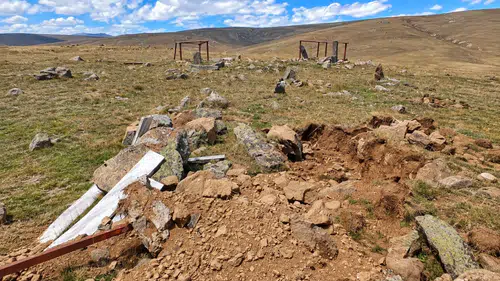 Tarihi mezarlığa defineci saldırısı: Osmanlı-Rus Harbi'nden kalan şehitlik talan edildi