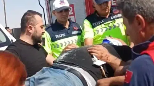 Besni'de korkunç kaza: TIR'ın altına giren otomobilden sağ çıktılar