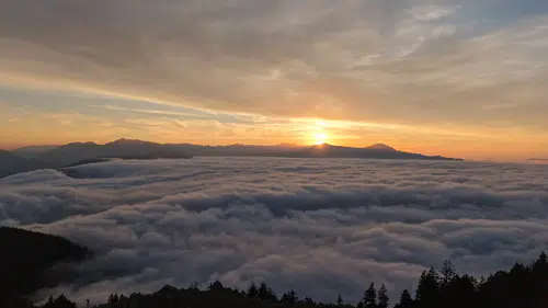 Artvin'de gökyüzü ile yeryüzü yer değiştirdi: 2 bin 100 metrede büyüleyici anlar