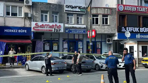 Ardeşen'de banka önünde dehşet anları: Motosikletli gence kurşun yağdırdılar