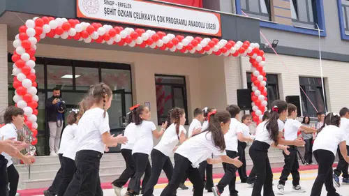 Erfelek'te eğitimde yeni dönem: Modern okul kapılarını öğrencilere açtı